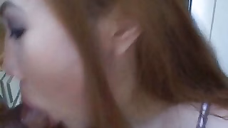 狐狸黑发渴望大多汁的黑人骨头在她饥饿的嘴里射在脸上射精